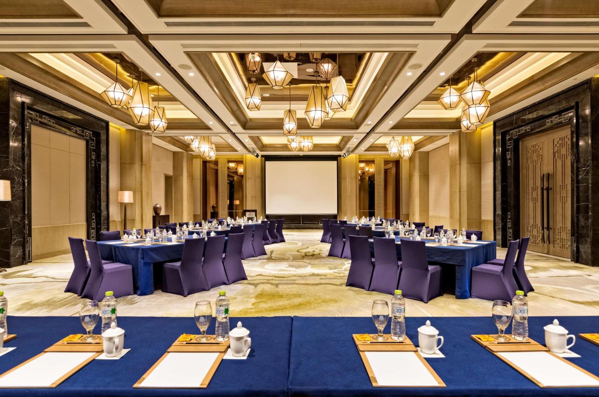 Hilton Dali Resort & Spa Екстериор снимка