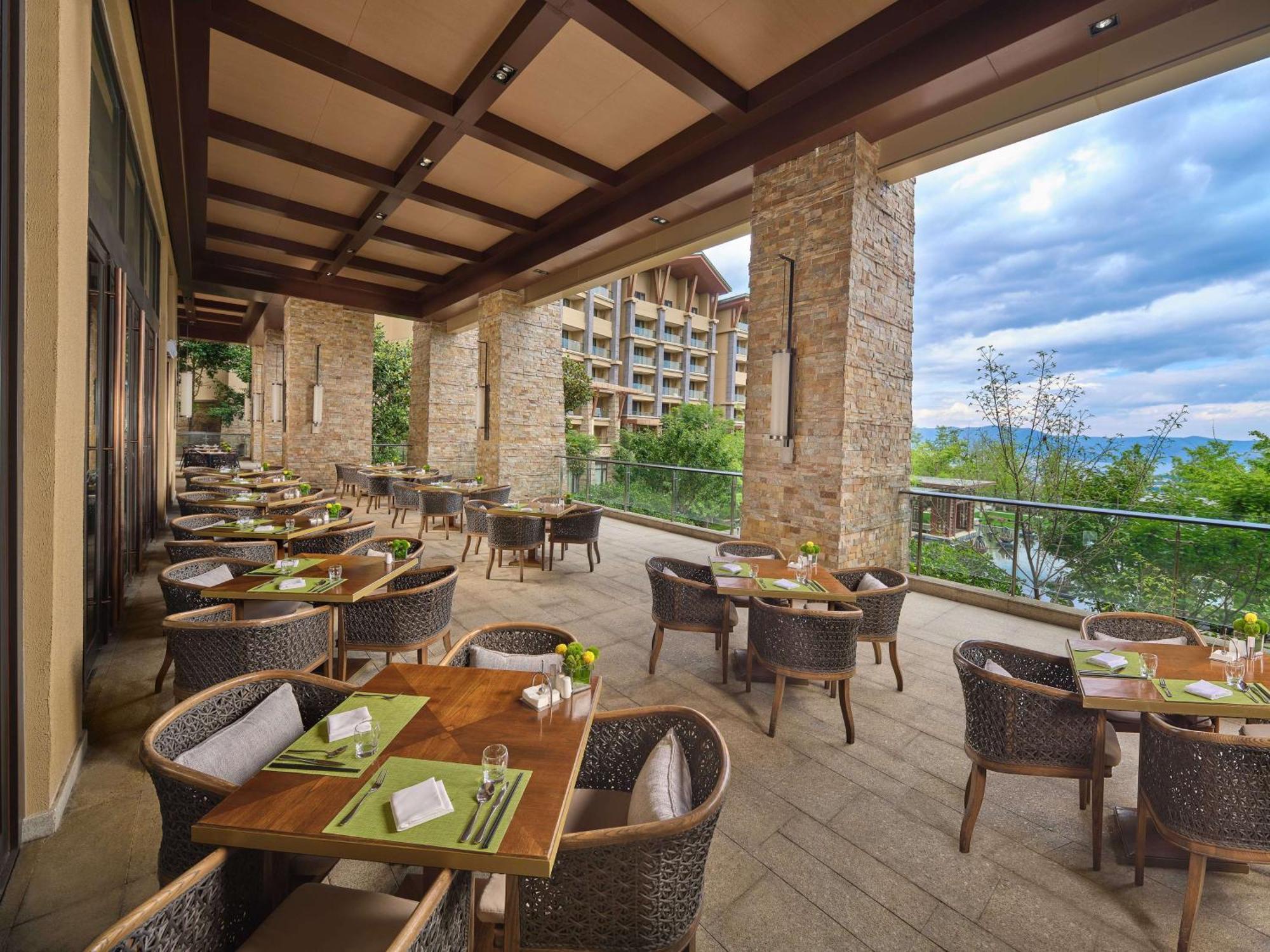 Hilton Dali Resort & Spa Екстериор снимка